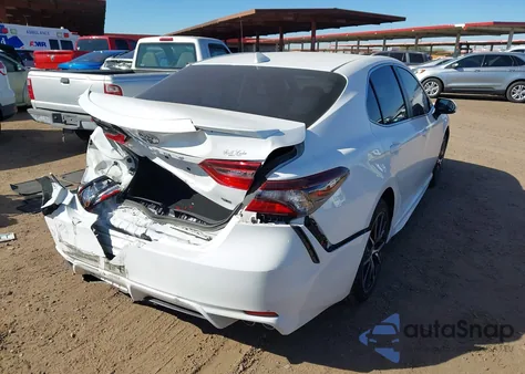 2022 Toyota Camry Se z USA, uszkodzony, nr VIN 4T1G11AK5NU044332